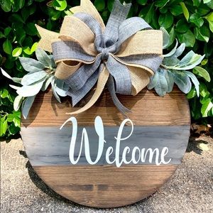 17” hello and welcome round door signs